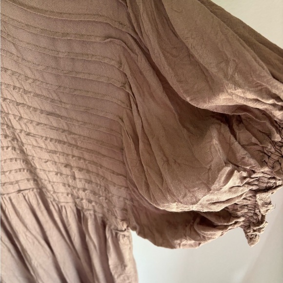 Bohemian Women's Taupe Textured Top in size small from c’isa - Picture 4 of 8